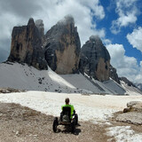 Tobias vor den Drei Zinnen #Dolomiten mit dem Manul 4x4