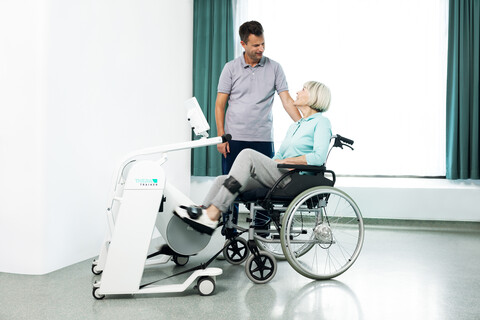 THERA Trainer toro mood image RGB 12